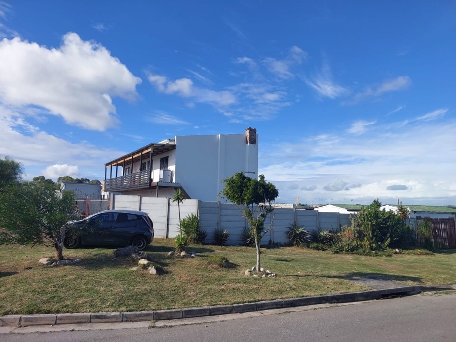 8 Bedroom Property for Sale in Parsonsvlei Eastern Cape